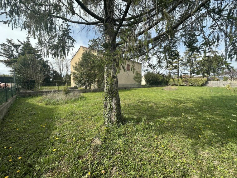 Terrain 467 m²