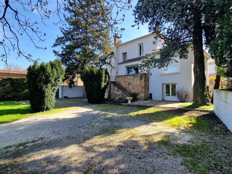 Maison 223 m²